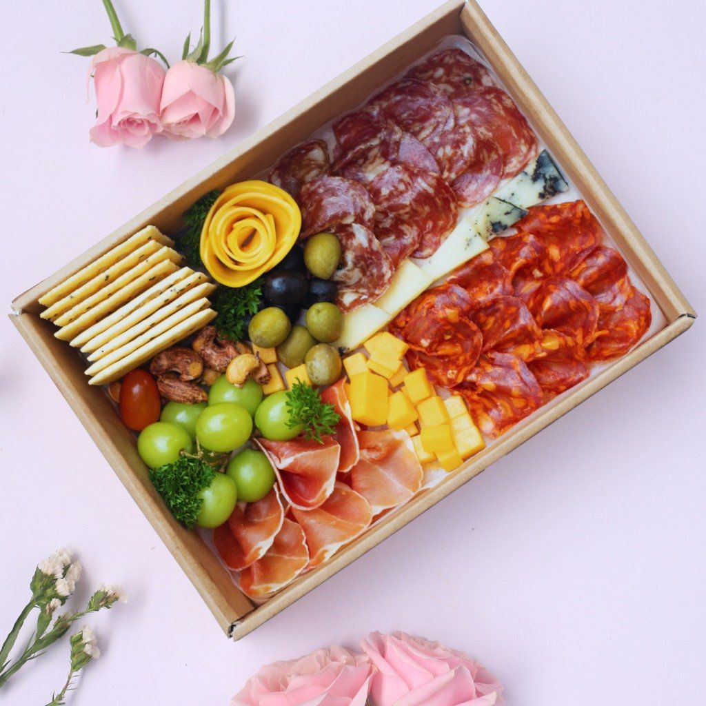 Happy Charcuterie Board - Cold Cuts Chuẩn Âu
