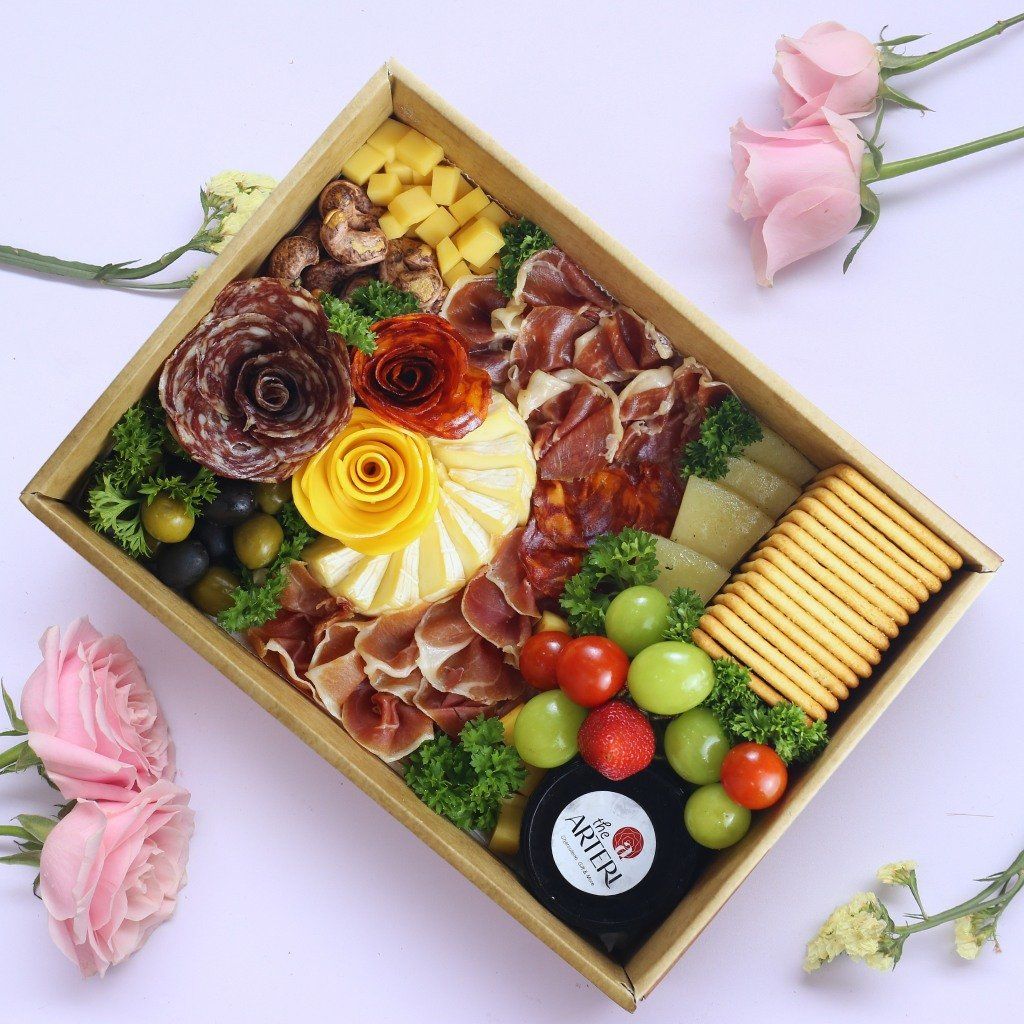 Delight Charcuterie Board - Cold Cuts Chuẩn Âu