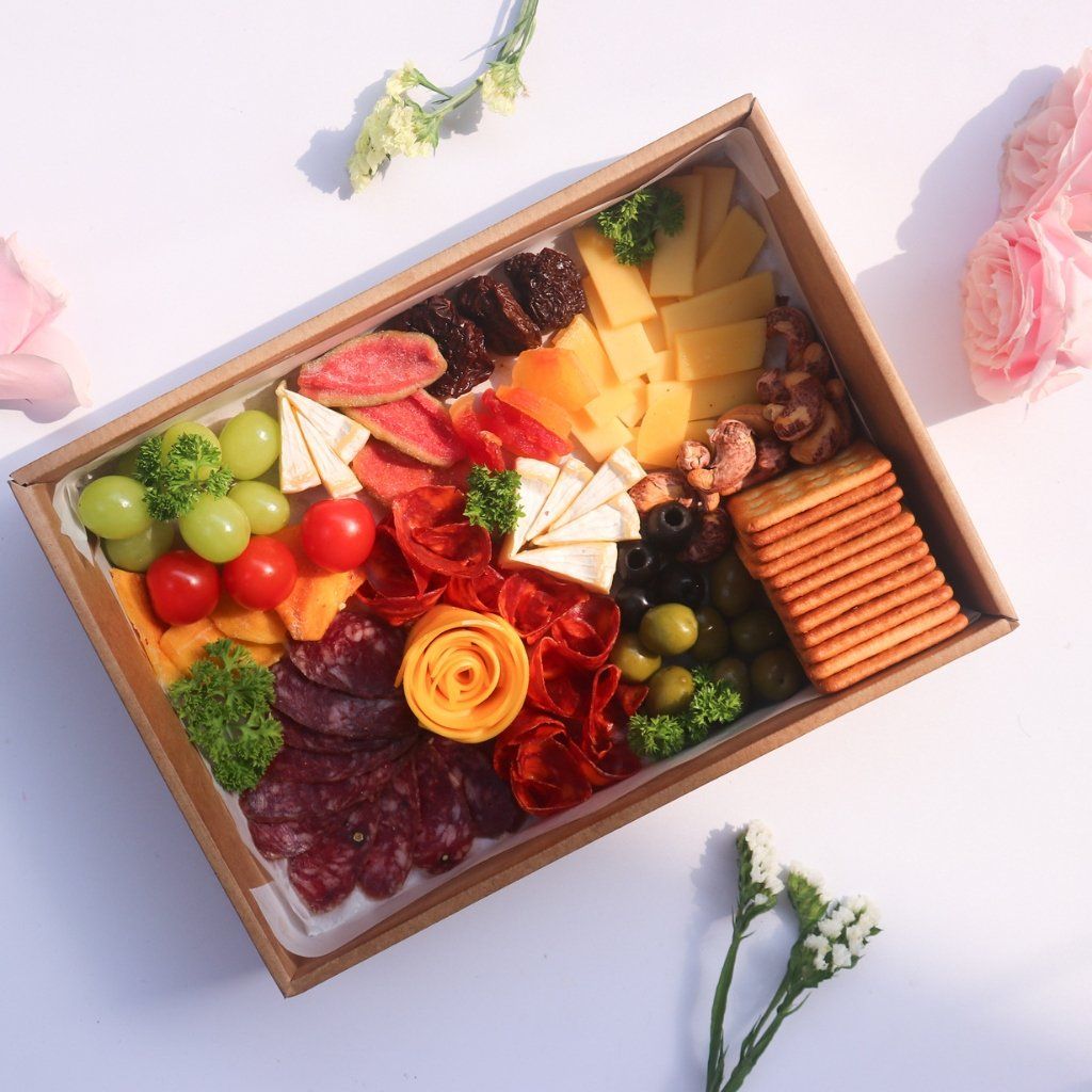 Funny Charcuterie Board - Cold Cuts Chuẩn Âu