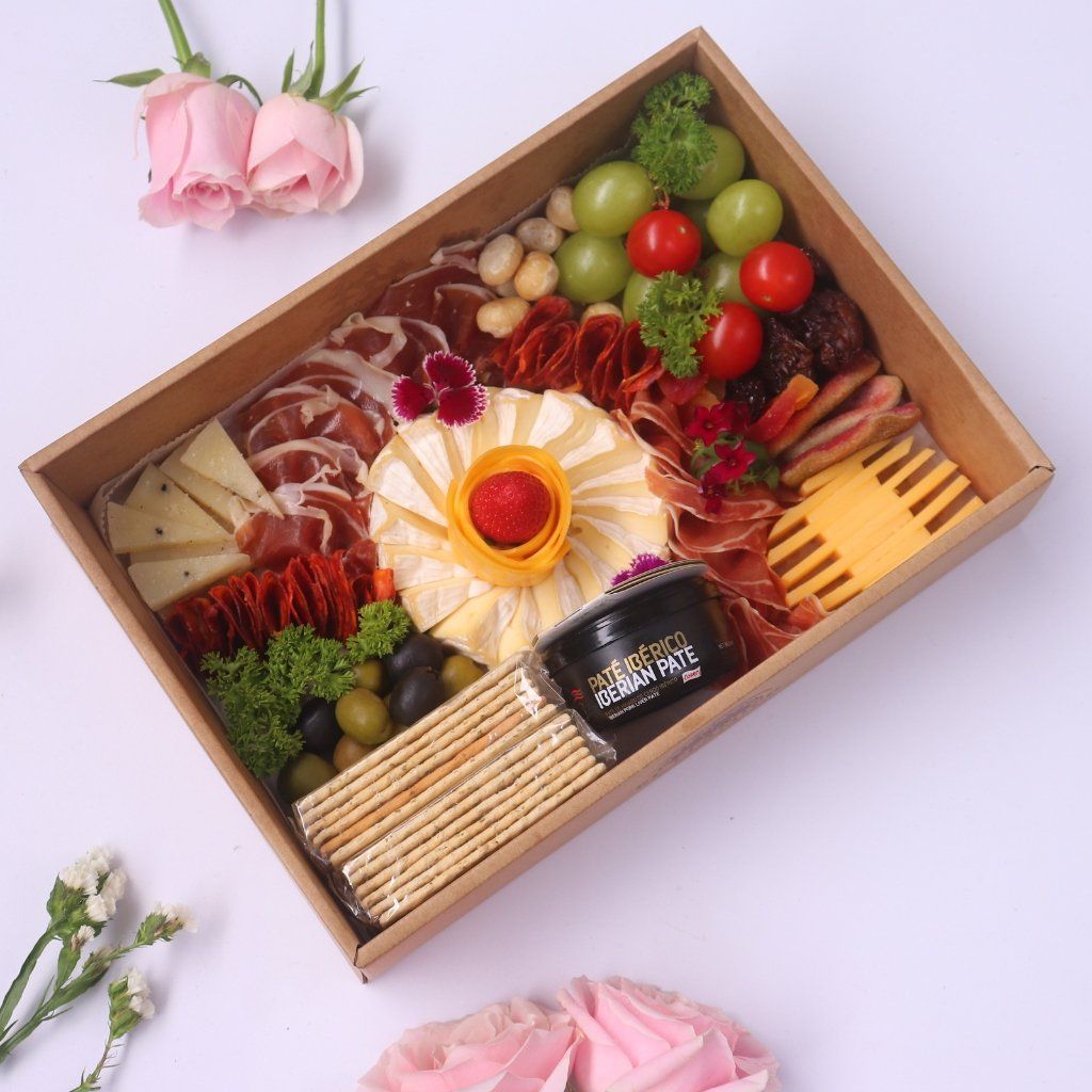 Signature Party Charcuterie Board Ver 1 - Cold Cuts Chuẩn Âu