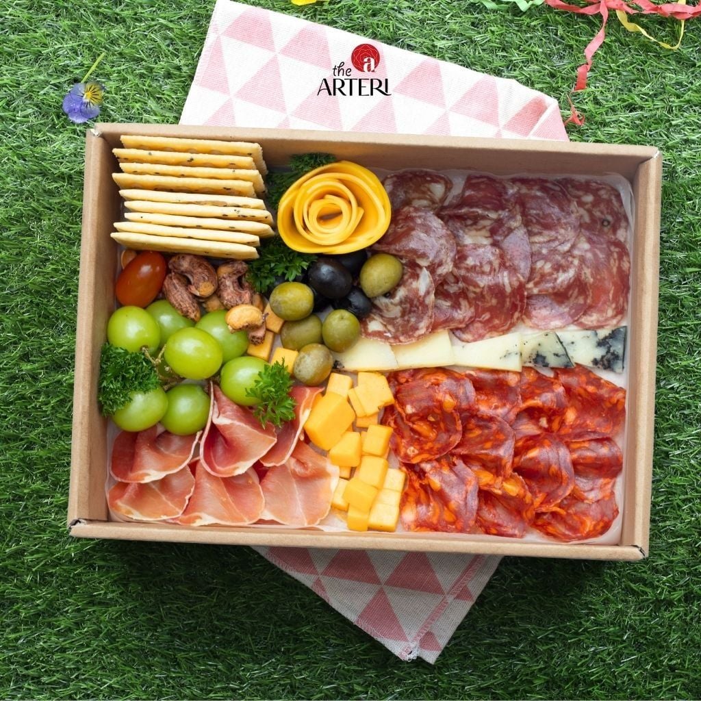Happy Charcuterie Board - Cold Cuts Chuẩn Âu