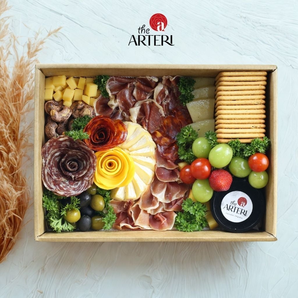 Delight Charcuterie Board - Cold Cuts Chuẩn Âu