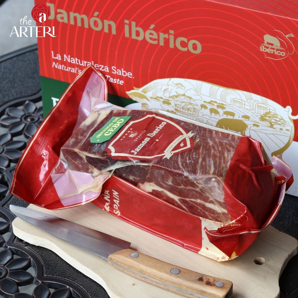 Hộp Quà 1kg Đùi Sau Heo Muối Iberico Cebo Không Xương 24 Tháng DeRaza
