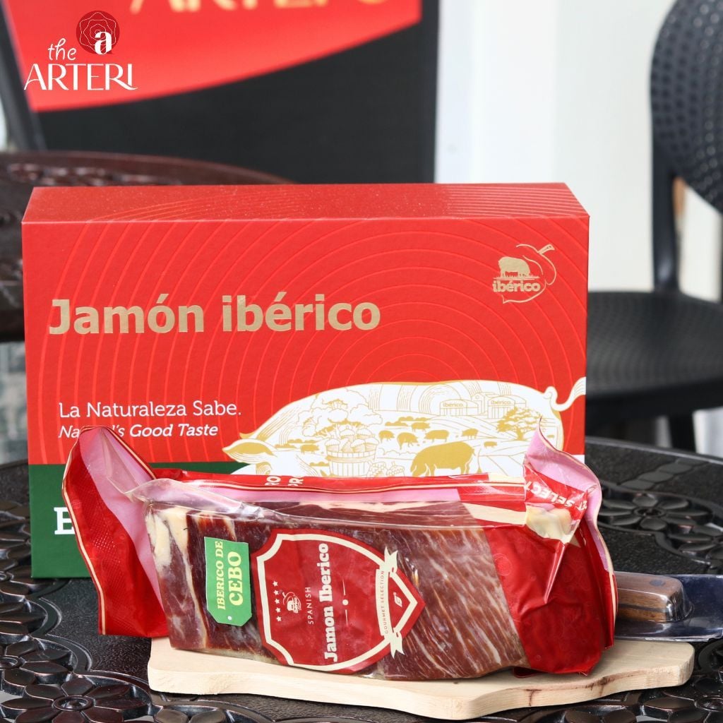 Hộp Quà 1kg Đùi Sau Heo Muối Iberico Cebo Không Xương 24 Tháng DeRaza