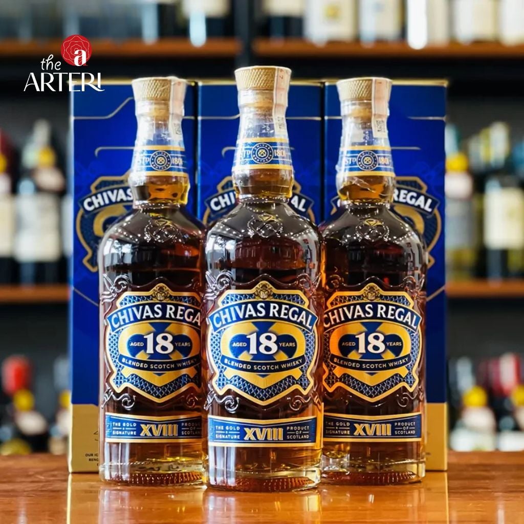 Rượu Whisky Chivas Regal 18 Gold Signature 40% 700ml