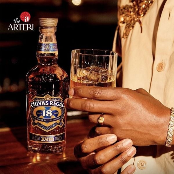 Rượu Chivas Regal 18 Gold Signature (40%) 700ML Cao Cấp, Giá Tốt