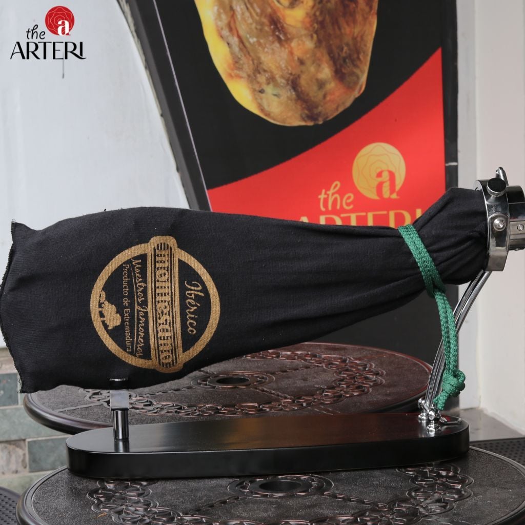 Đùi Trước Heo Muối Iberico Cebo 24 Tháng Có Xương Montesano