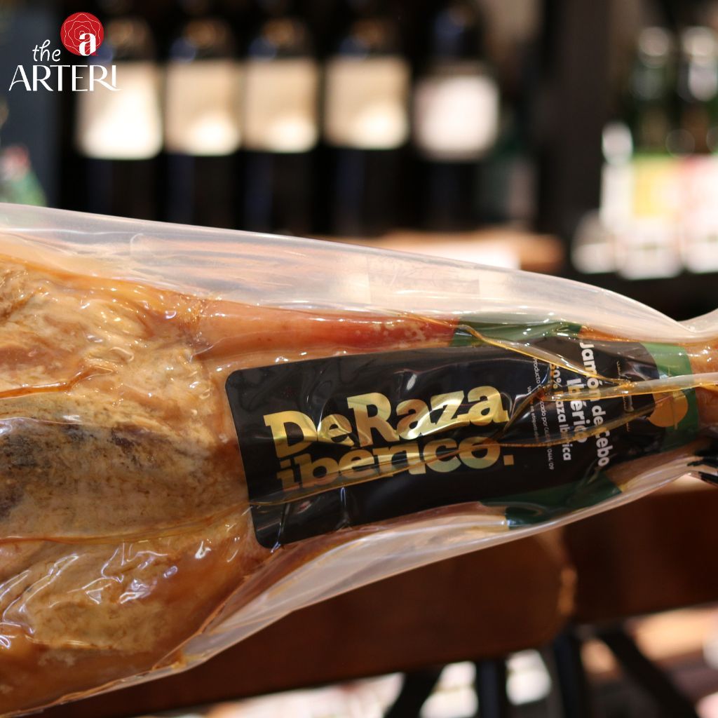 Đùi Sau Heo Muối Iberico Cebo 24 Tháng Có Xương DeRaza