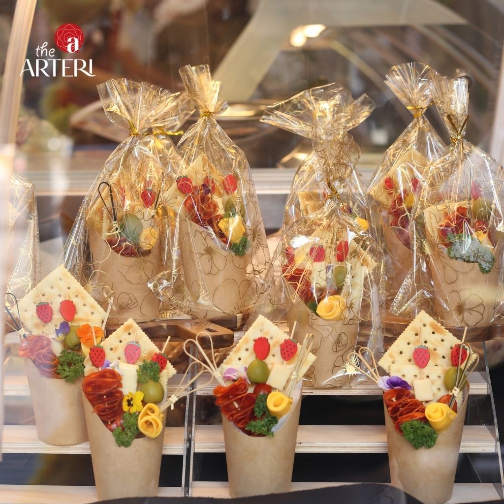 Mini Charcuterie Cup - Cold Cuts Chuẩn Âu