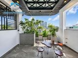 Bán Nhà Phố Hiện Đại 6 Tầng Đường Phú Thuận Quận 7 Có Thang Máy
