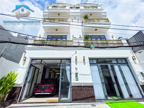 Không Thể Bỏ Qua Nhà Cổ Điển Phong Cách Luxury Huỳnh Tấn Phát Nhà Bè