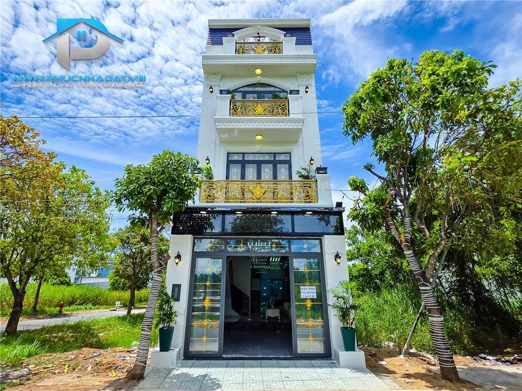 Nhà Phố Cổ Điển Có Thang Máy KDC Compound Huỳnh Tấn Phát Nhà Bè Full Nội Thất Cao Cấp