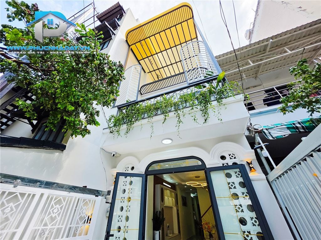 Bán Nhà Mới Đẹp Đầy Đủ Nội Thất Có Sân Chill Đường Phú Thuận Quận 7