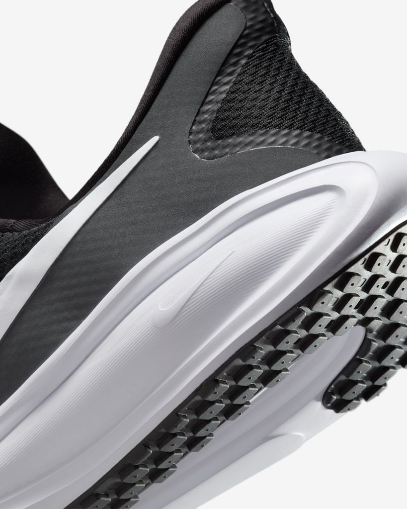 Giày Nike Revolution 8 EasyOn - HQ2414-001