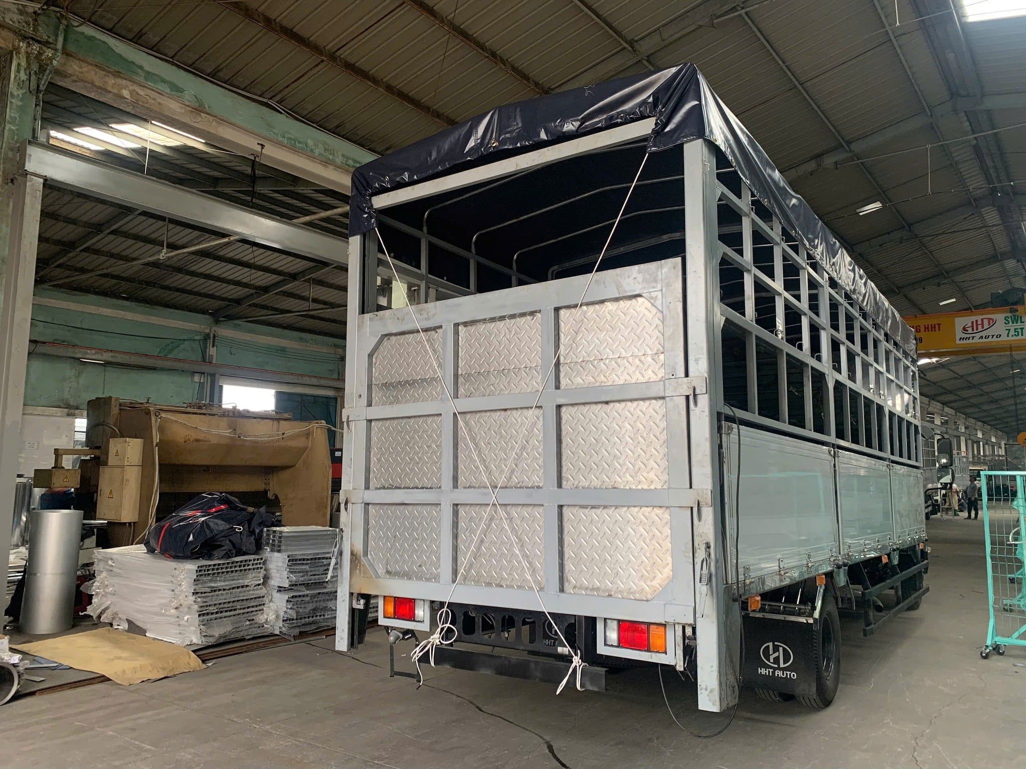  Isuzu FRR 650 Xe Chở Xe Máy 