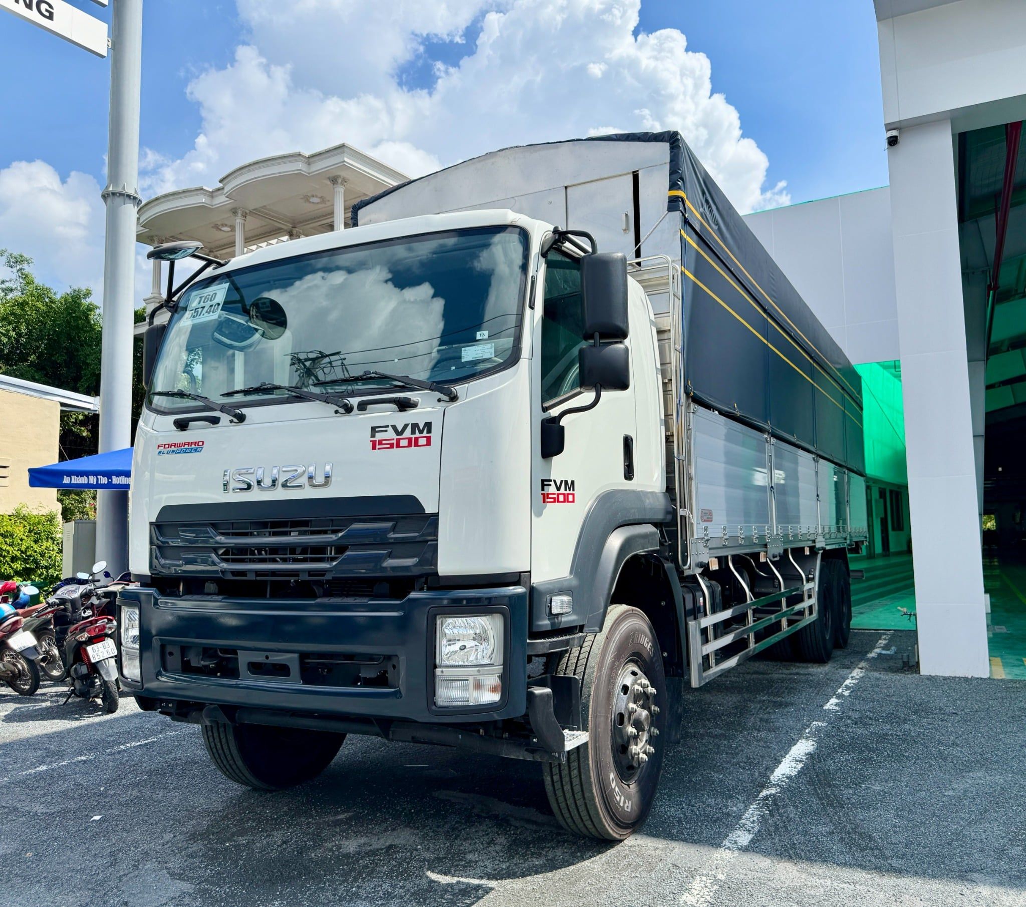  Xe tải Isuzu FVM 1500 15 tấn thùng Garage Lượm cao 2m5 