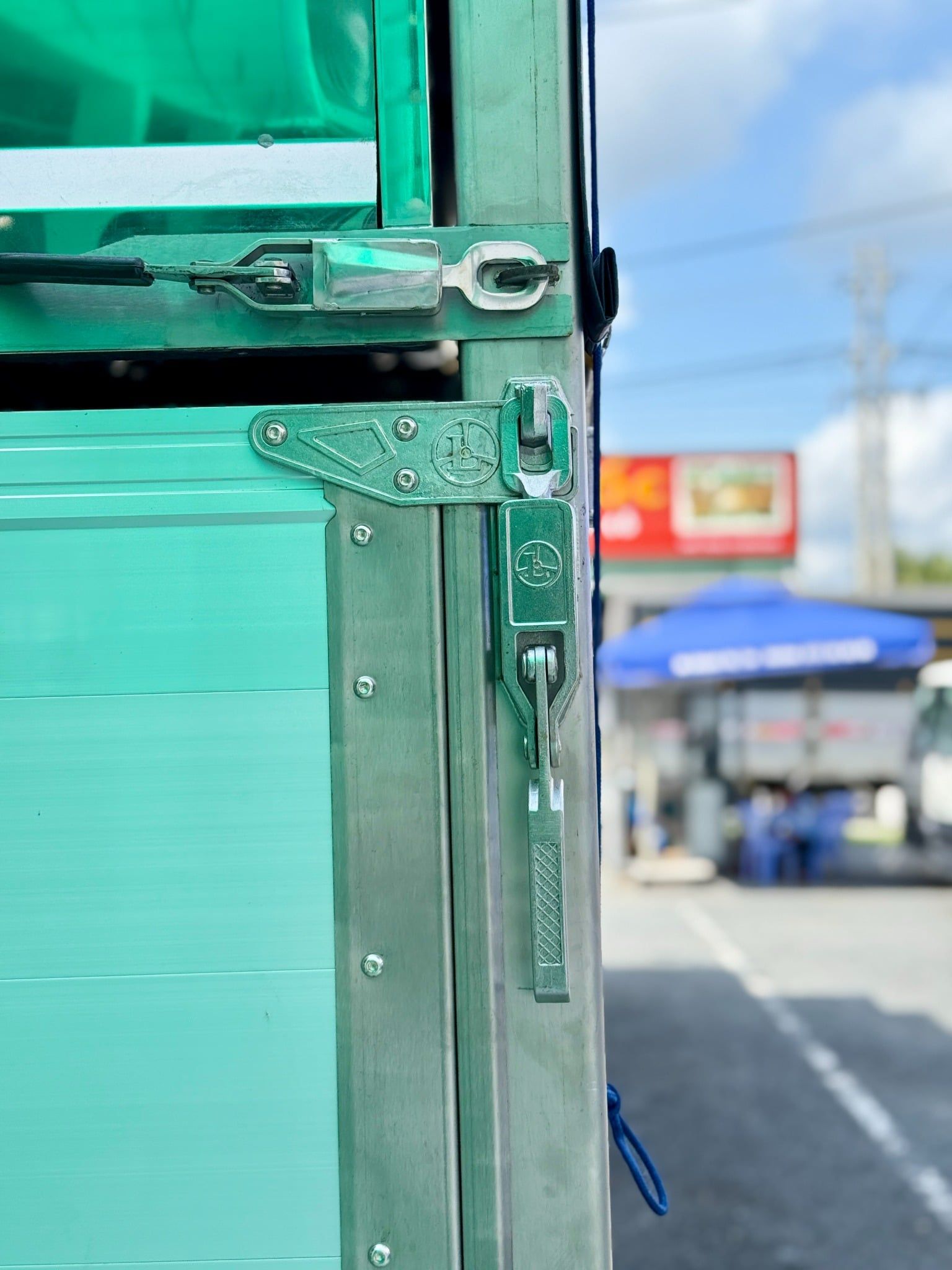  Xe tải Isuzu FVM 1500 15 tấn thùng Garage Lượm cao 2m5 