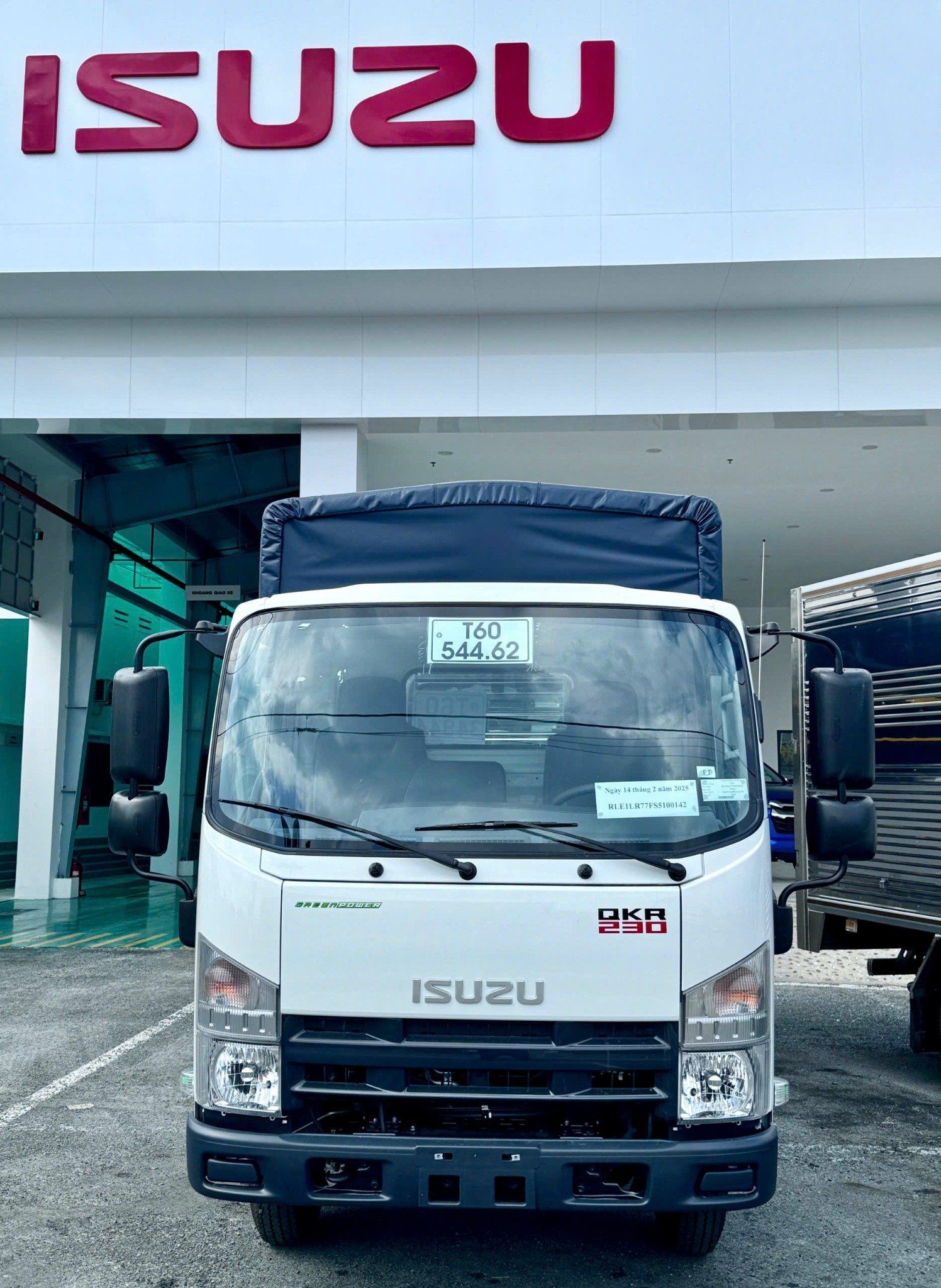  Isuzu QKR 230 Thùng Mui Bạt Bửng Nhôm Tải Trọng 2.2 Tấn 