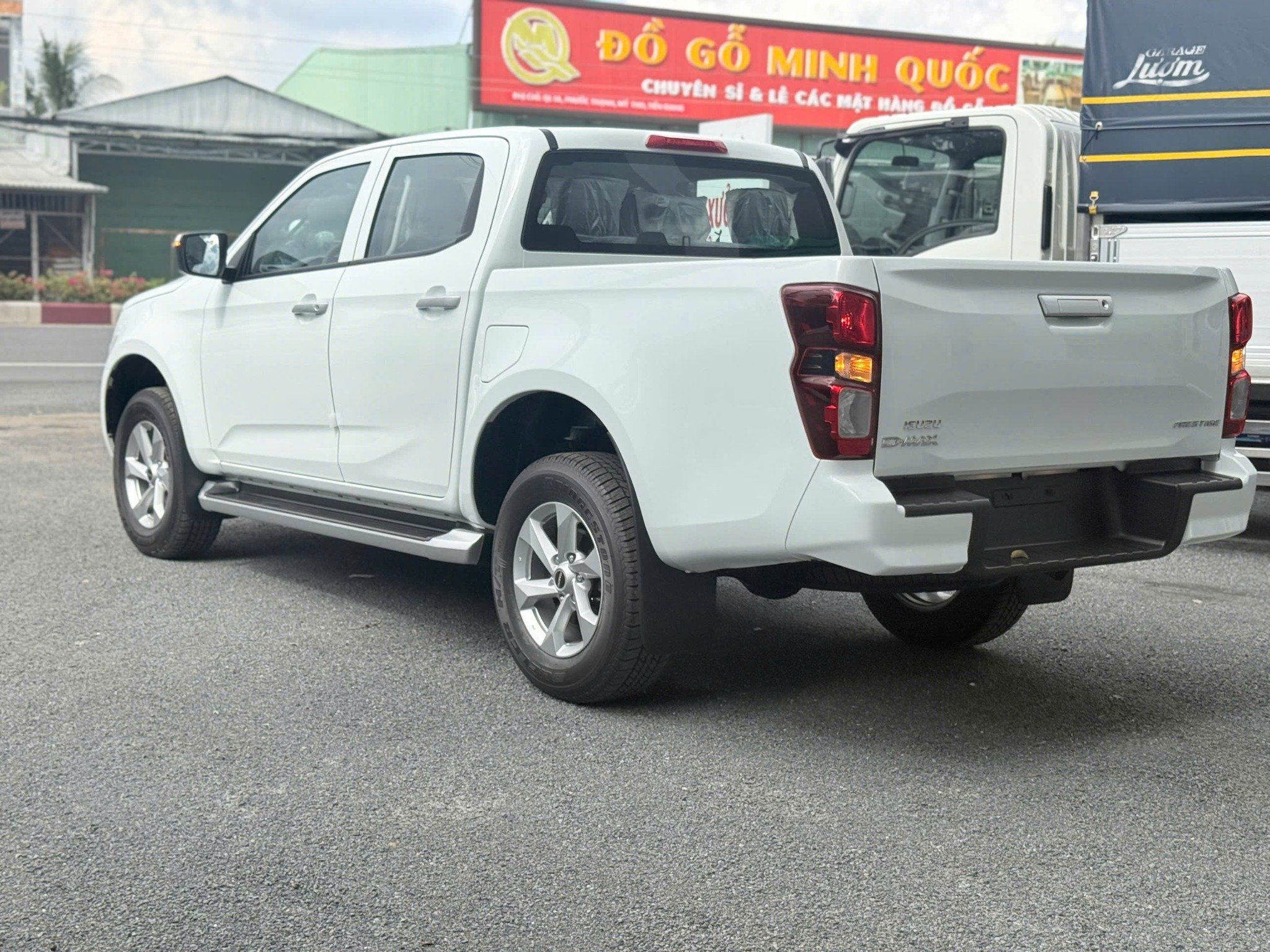  Bán Tải Isuzu Dmax 2025 Presstige AT (Số Tự Động) 