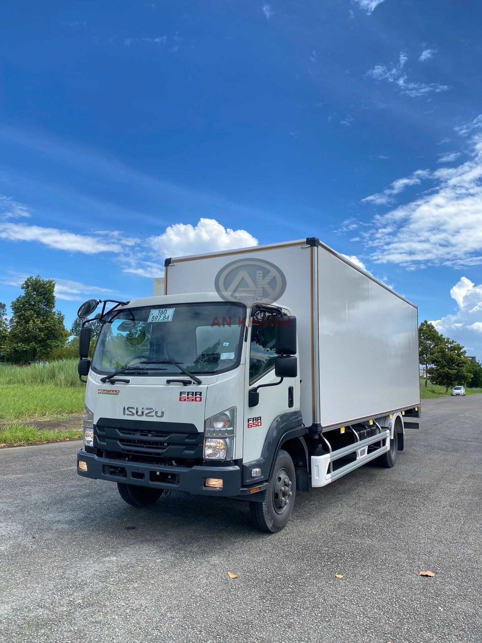  Isuzu FRR 650 Euro 5 Thùng Kín Composite Thùng Garage Lượm 