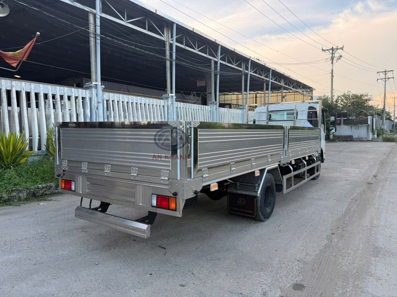  Isuzu NPR 400 Thùng Lửng Bửng Đúc Dài 6m2 