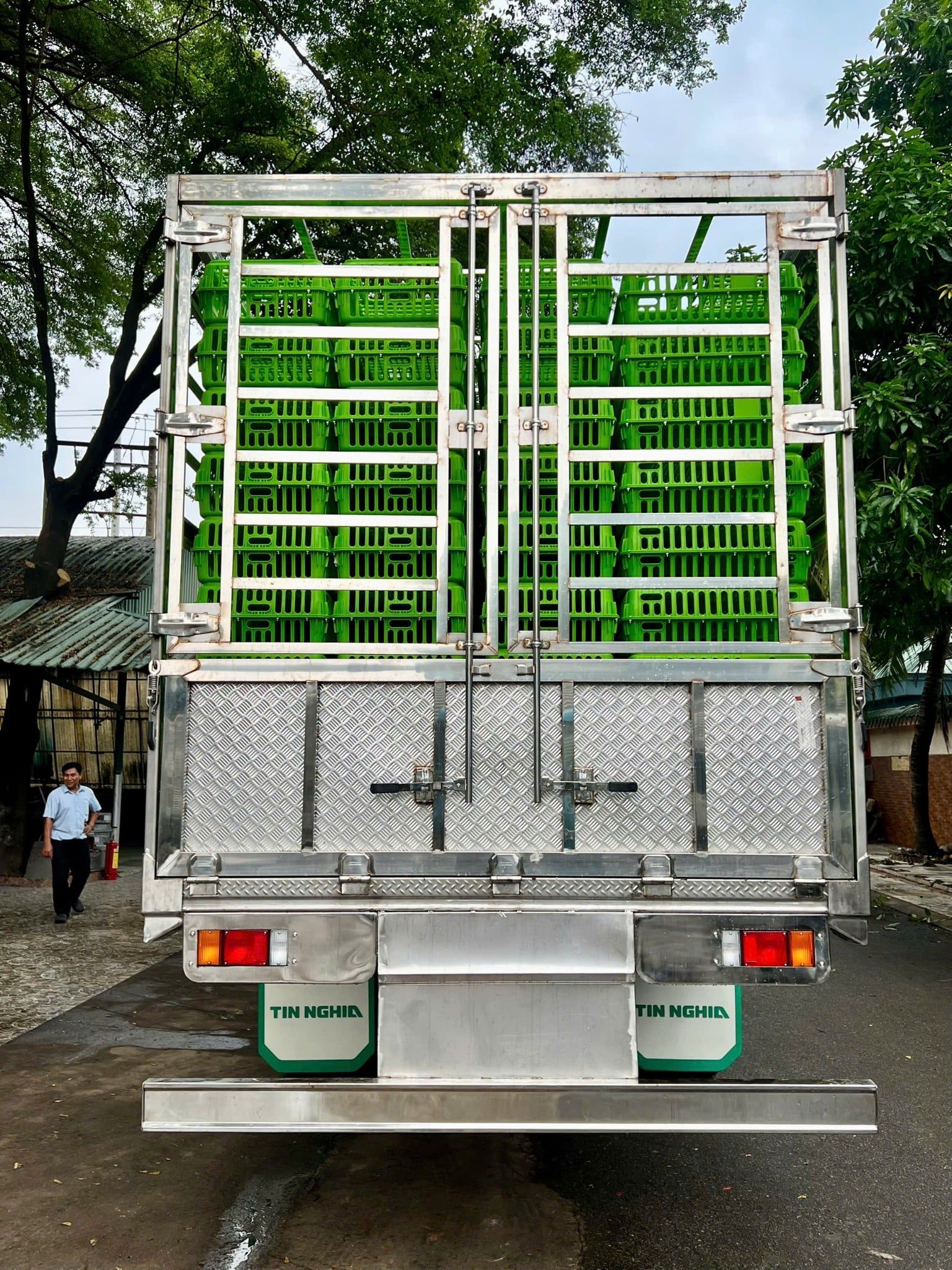  Isuzu FVM 1500 15 Tấn Thùng Gia Cầm 468 Lồng 