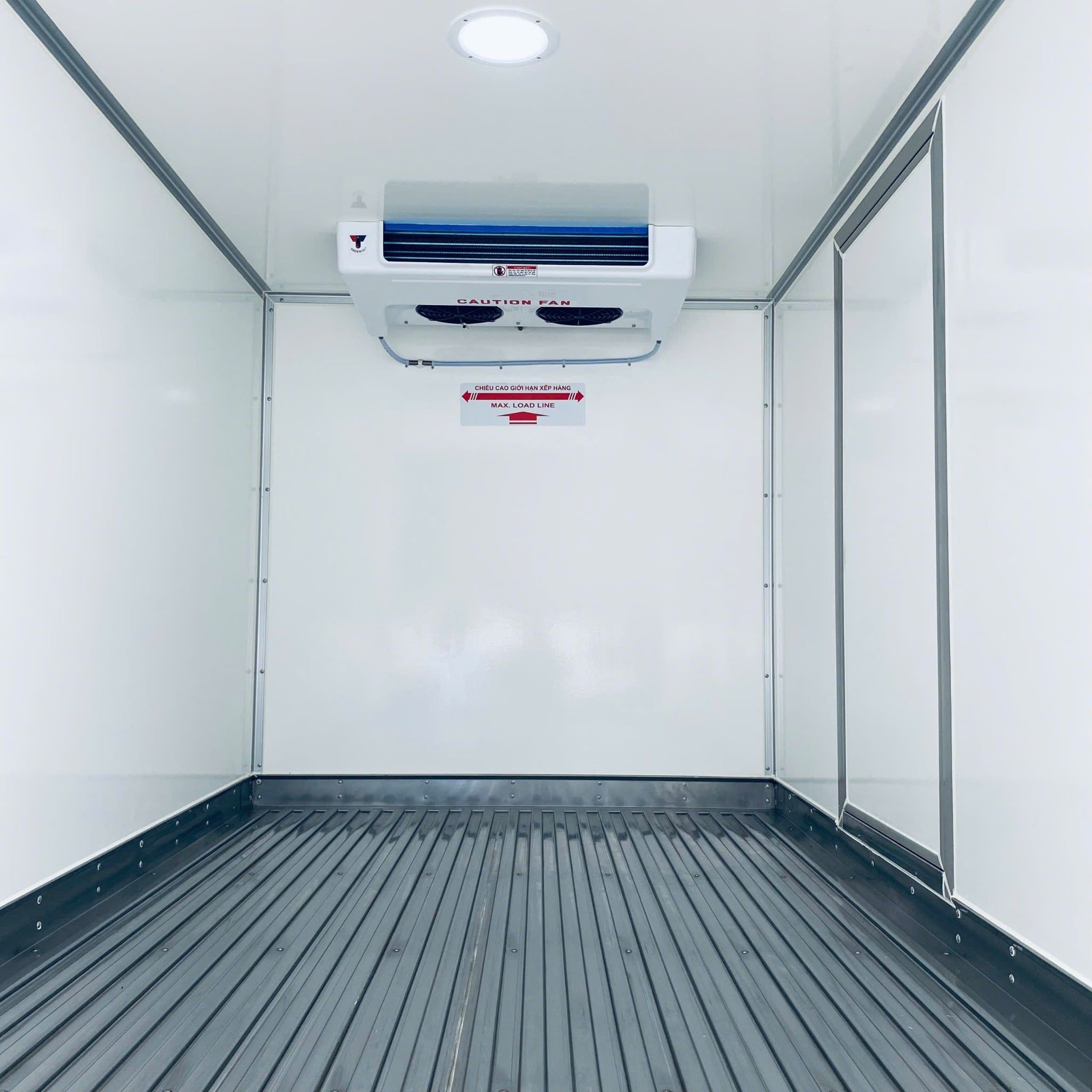  Isuzu QKR 230 Euro 5 Thùng Đông Lạnh Auto Quyền 