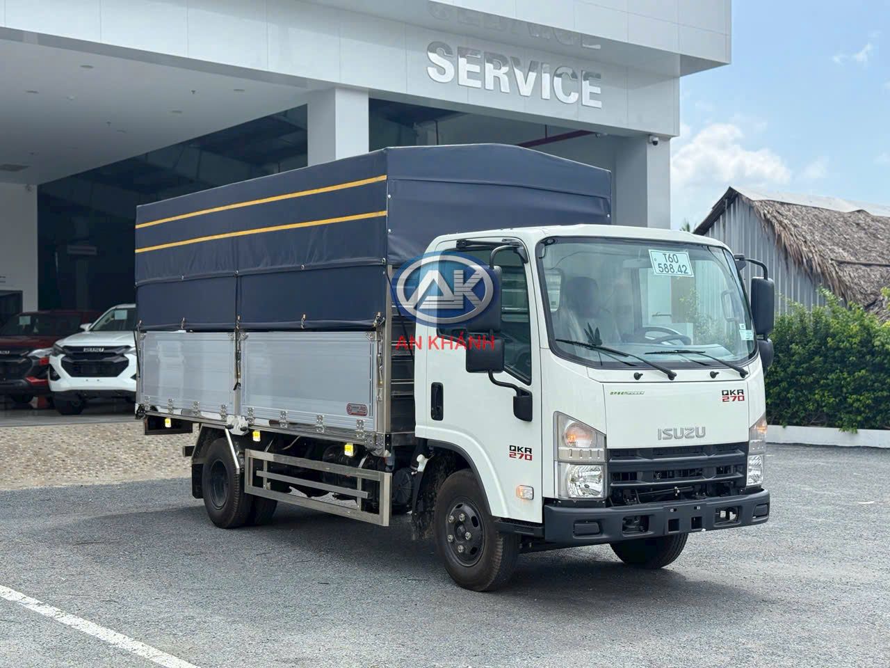  Isuzu QKR 270 Euro 5 Thùng Bạt Bửng Nhôm Garage Lượm Cao 1m9 