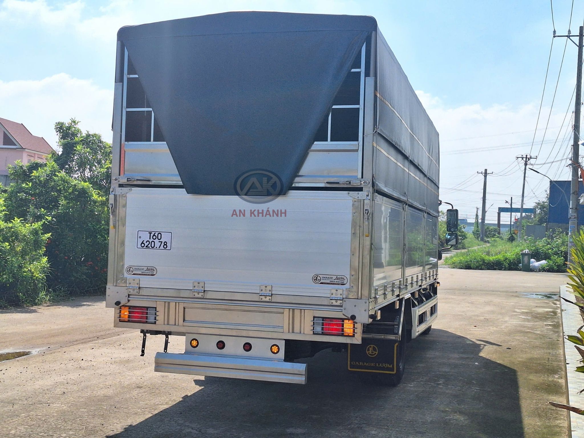  Isuzu NPR 400 Thùng Bạt Bửng Nhôm Garage Lượm Dài 6m2 
