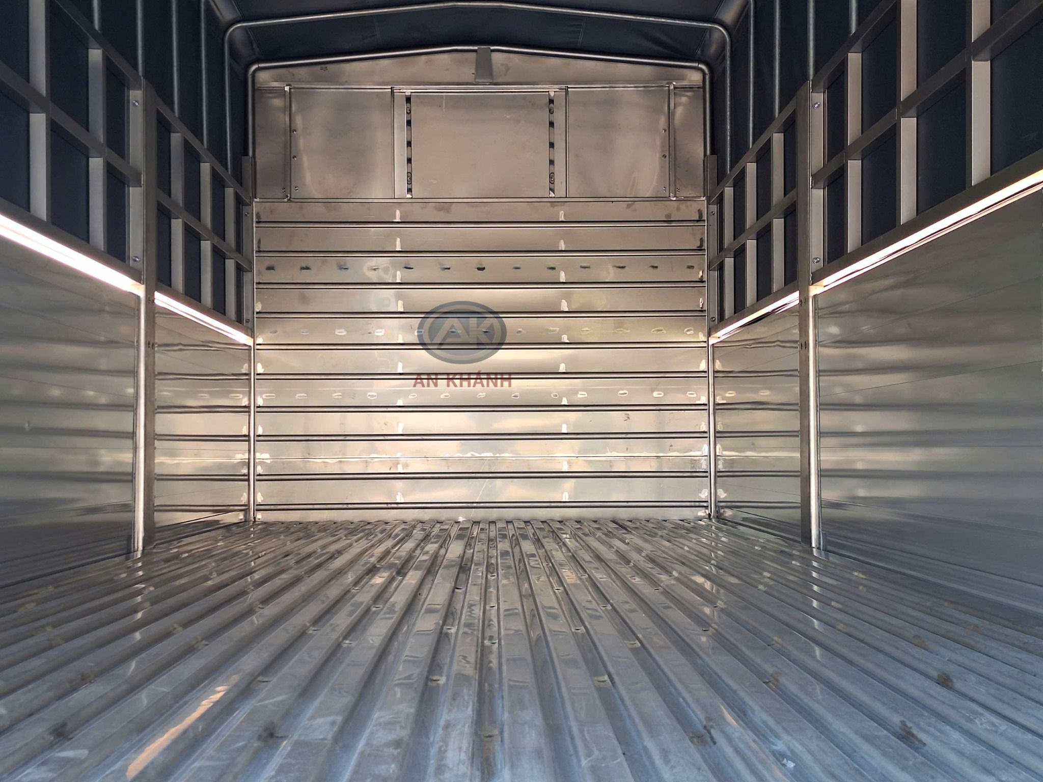  Isuzu NPR 400 Thùng Bạt Bửng Nhôm Garage Lượm Dài 6m2 