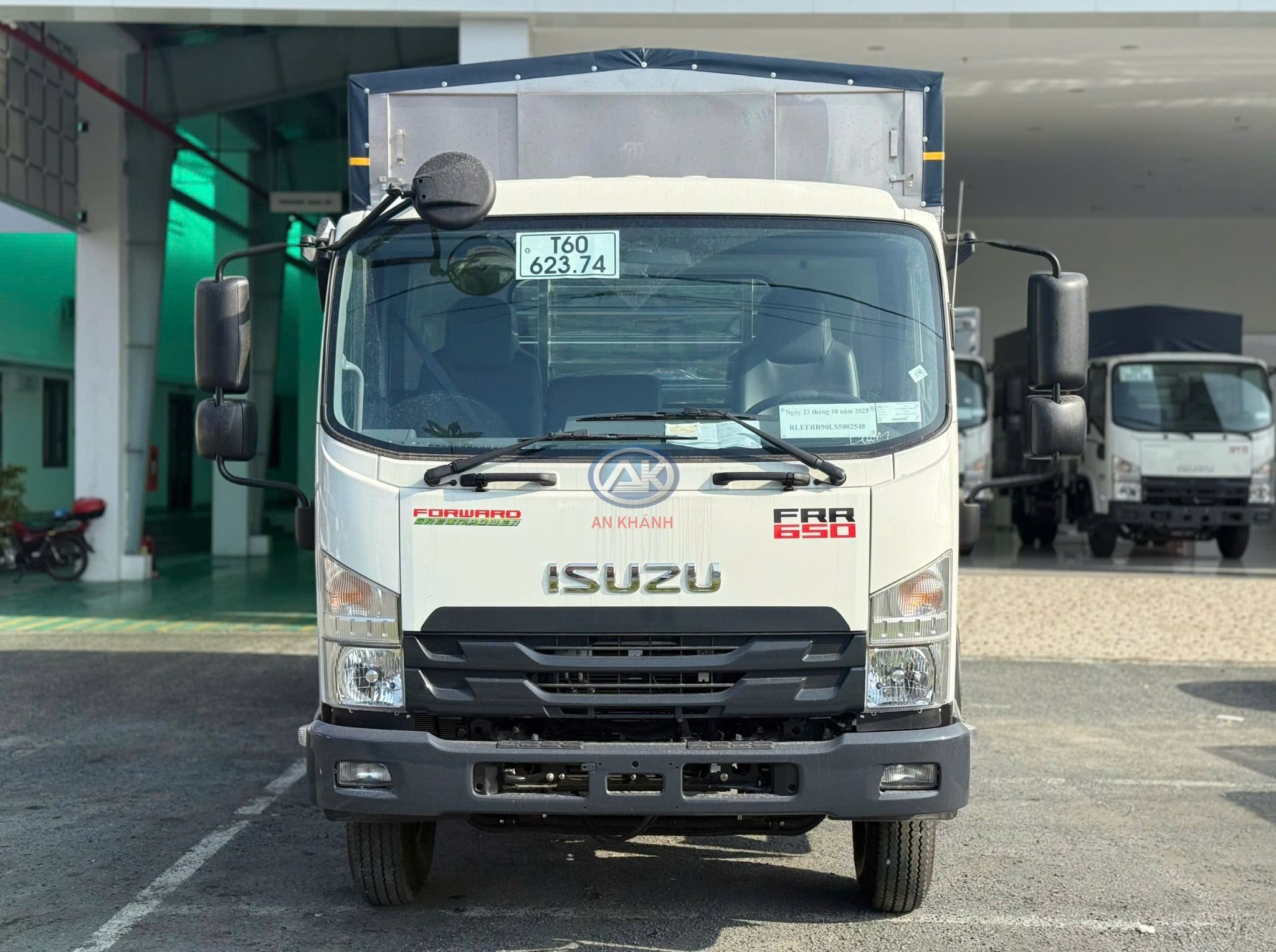  Isuzu FRR 650 Euro 5 Thùng Bạt Bửng Nhôm Garage Lượm Dài 5m8 