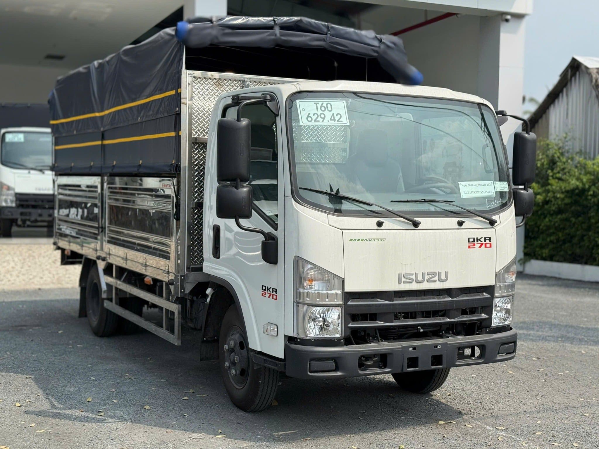  Isuzu QKR 270 Euro 5 Thùng Bạt Full Inox 304 