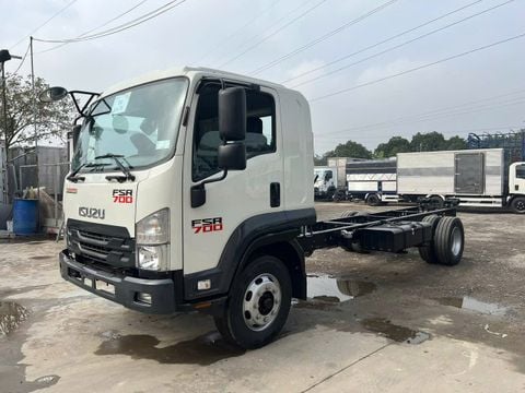Isuzu FSR 700 Euro 5 Thùng Bảo Ôn Auto Quyền Chở Tôm Oxi