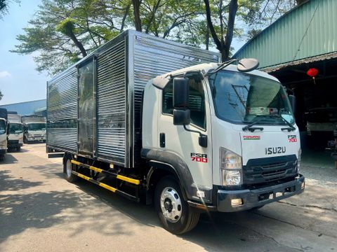 Isuzu FSR700 Cabin Kép Thùng Kín Tiêu Chuẩn 8 Tấn
