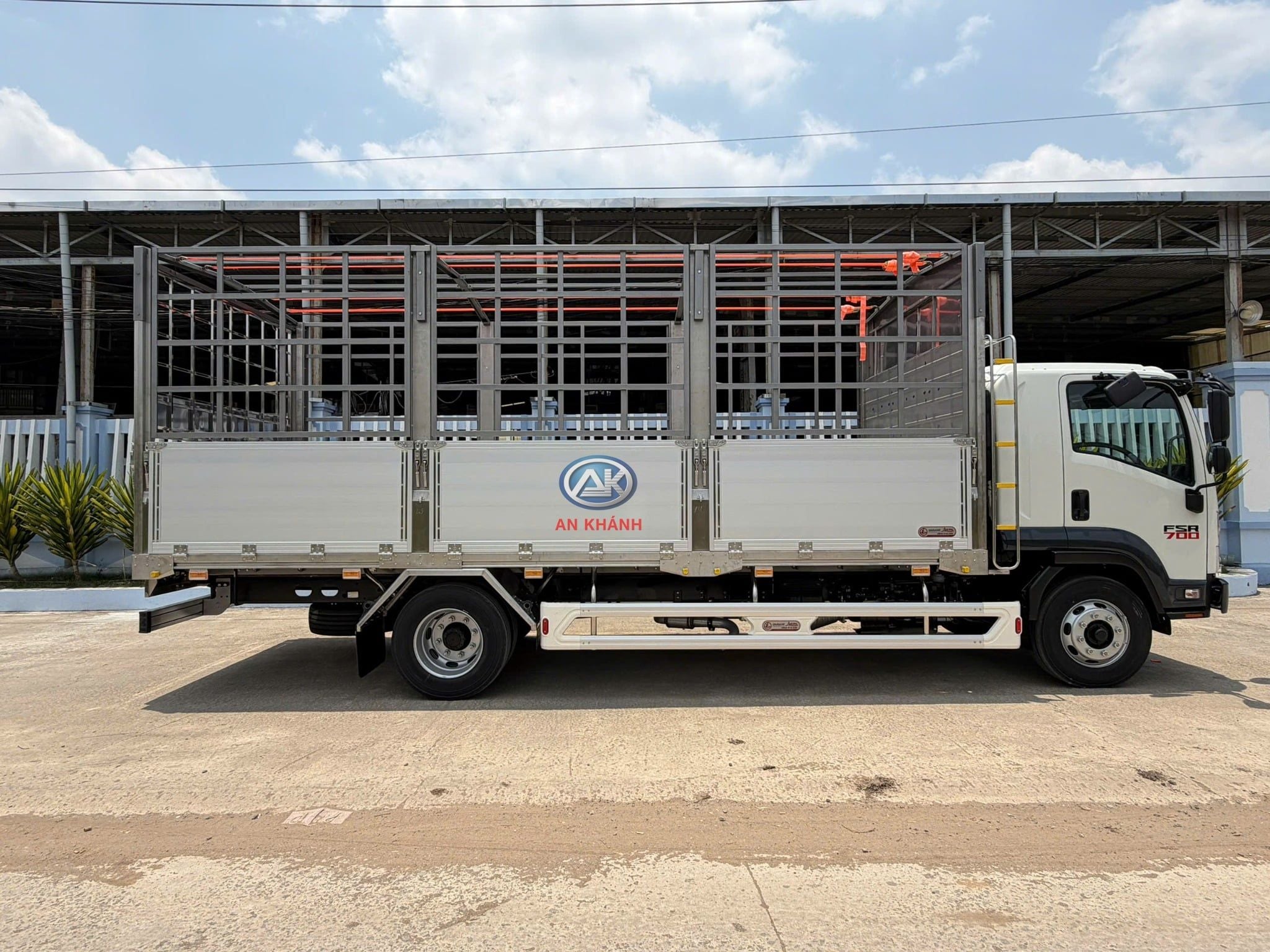  Isuzu FSR 700 Euro 5 Thùng Bạt Bửng Nhôm Garage Lượm 