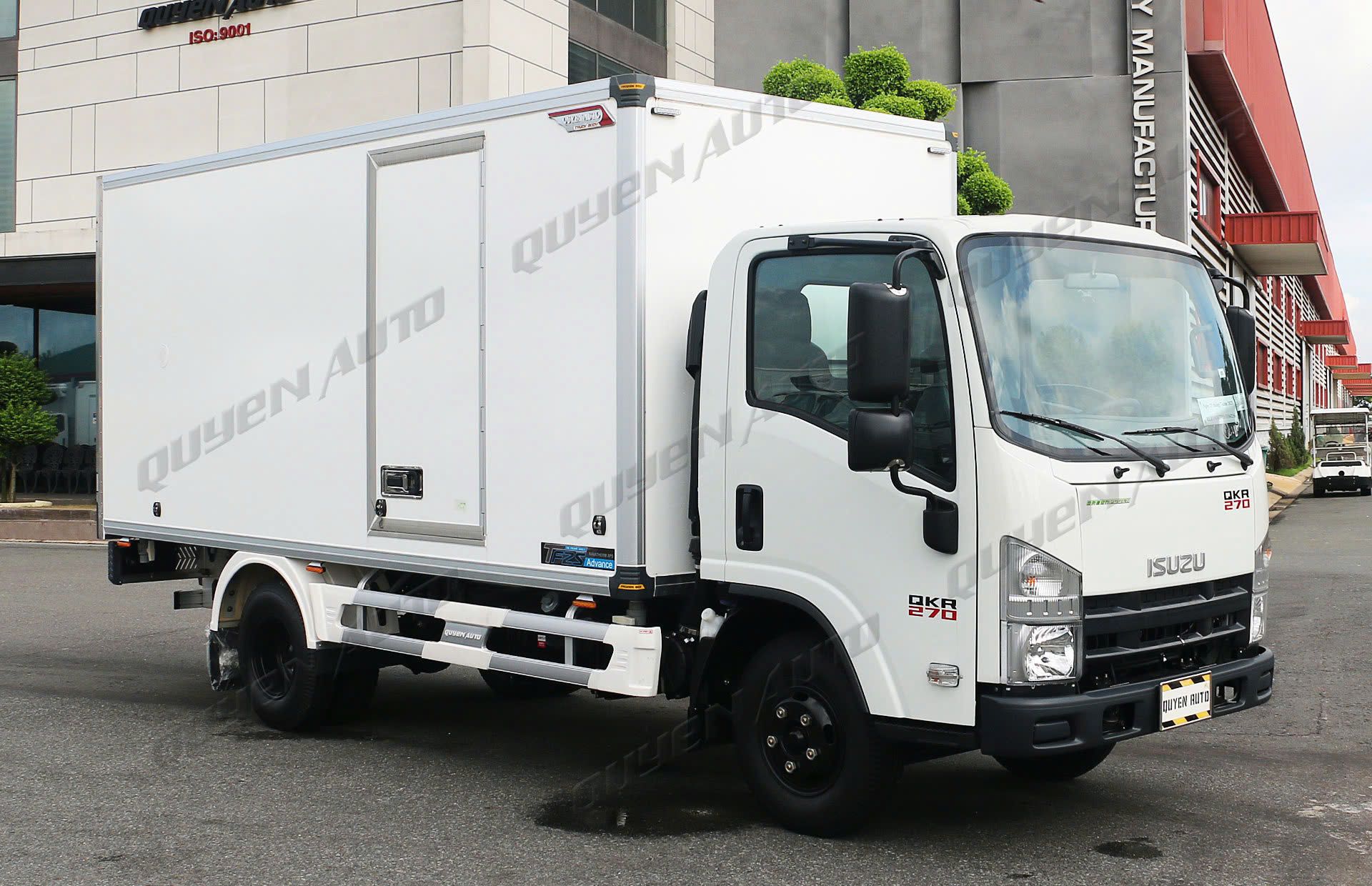  Isuzu QKR 270 Thùng Bảo Ôn LBN Quyền Auto 