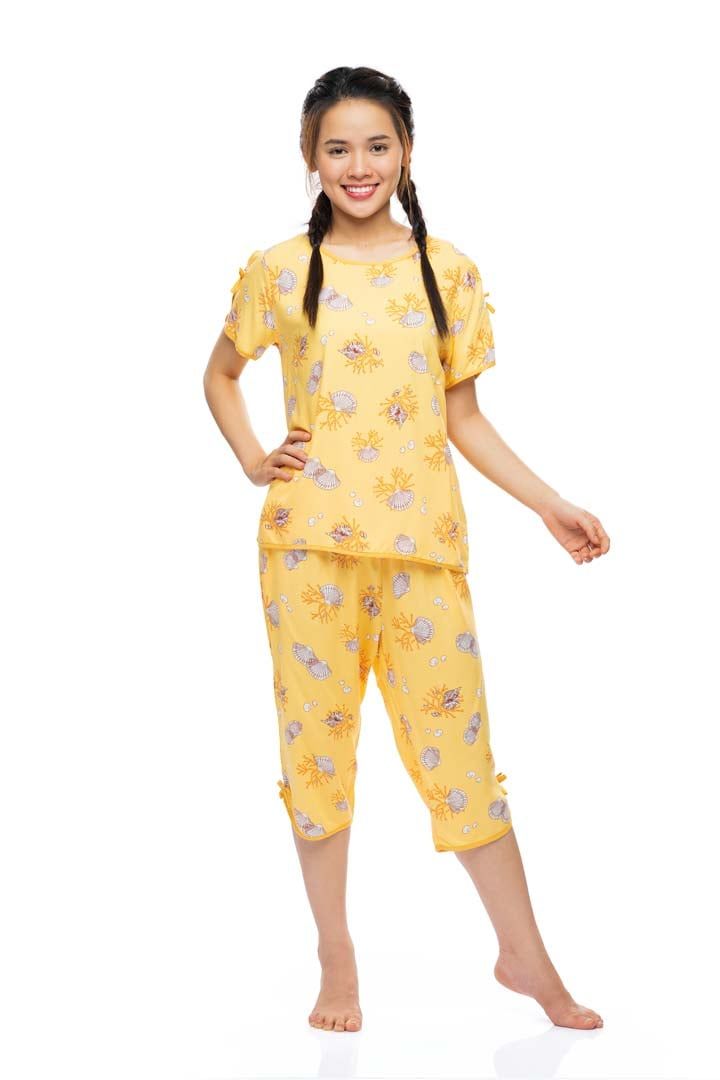  A44112303 - Bộ lửng rayon (viscose) hoa, cổ thuyền, tay ngắn khoét vai, phối viền 
