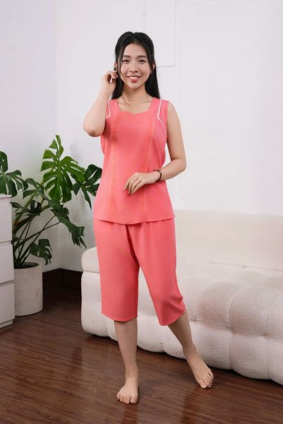Q44128020 - Đồ bộ mặc nhà bộ lửng RAYON màu thêu, cổ chữ U