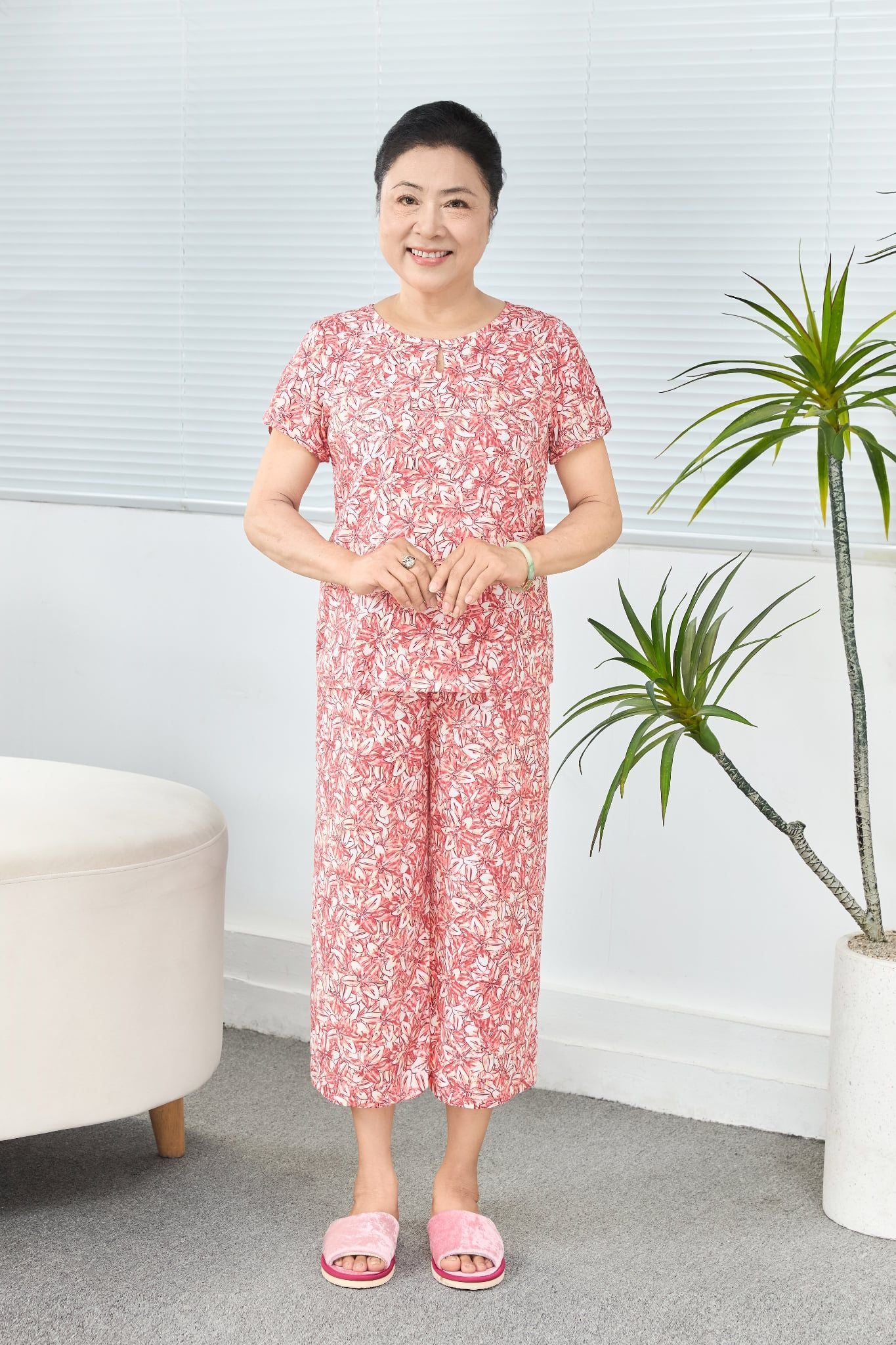 Q481132604 - Bộ Lửng Mặc Nhà Lanh Cổ Tròn Viền Tay Ngắn