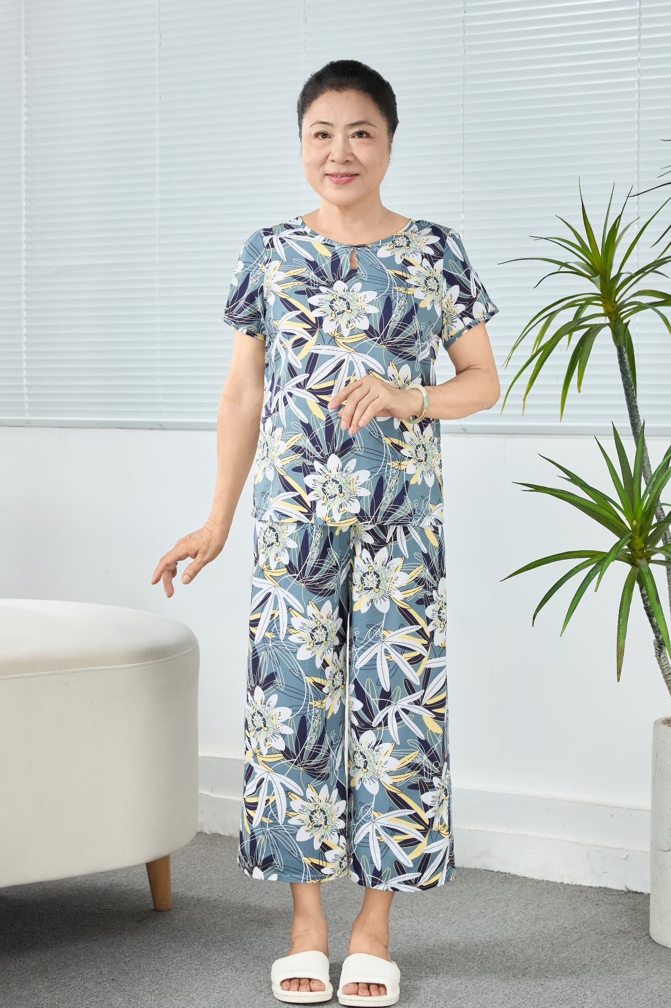 Q481132604 - Bộ Lửng Mặc Nhà Lanh Cổ Tròn Viền Tay Ngắn