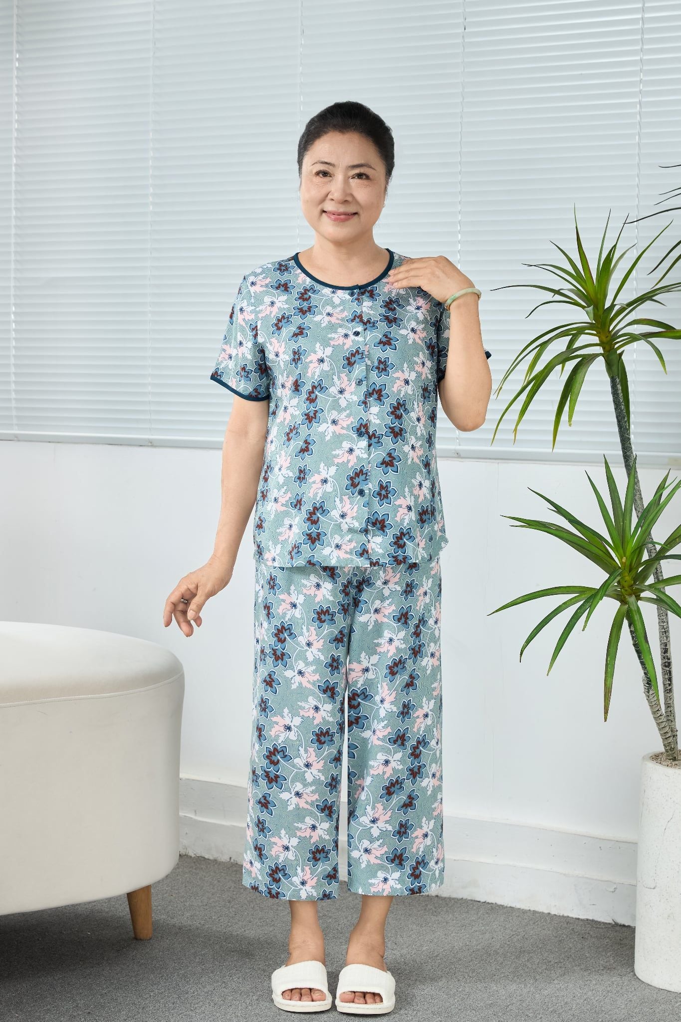 Q481132506 - Bộ Lỡ Mặc Nhà Lanh Hoa Cổ Viền Nẹp Nút