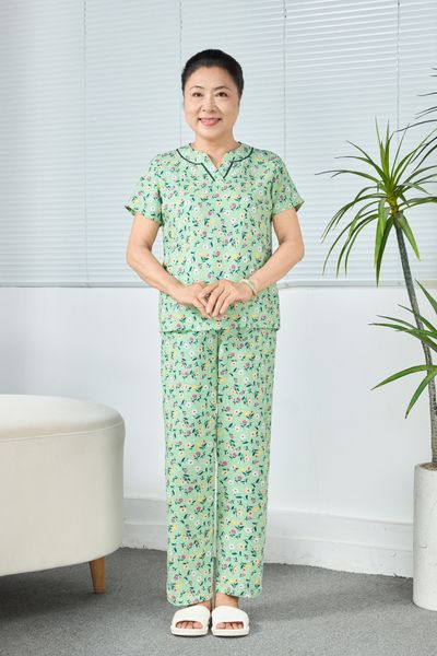 Q451132507 - Bộ Dài Mặc Nhà Lanh Hoa Cổ Viền Xẻ V Tay Ngắn