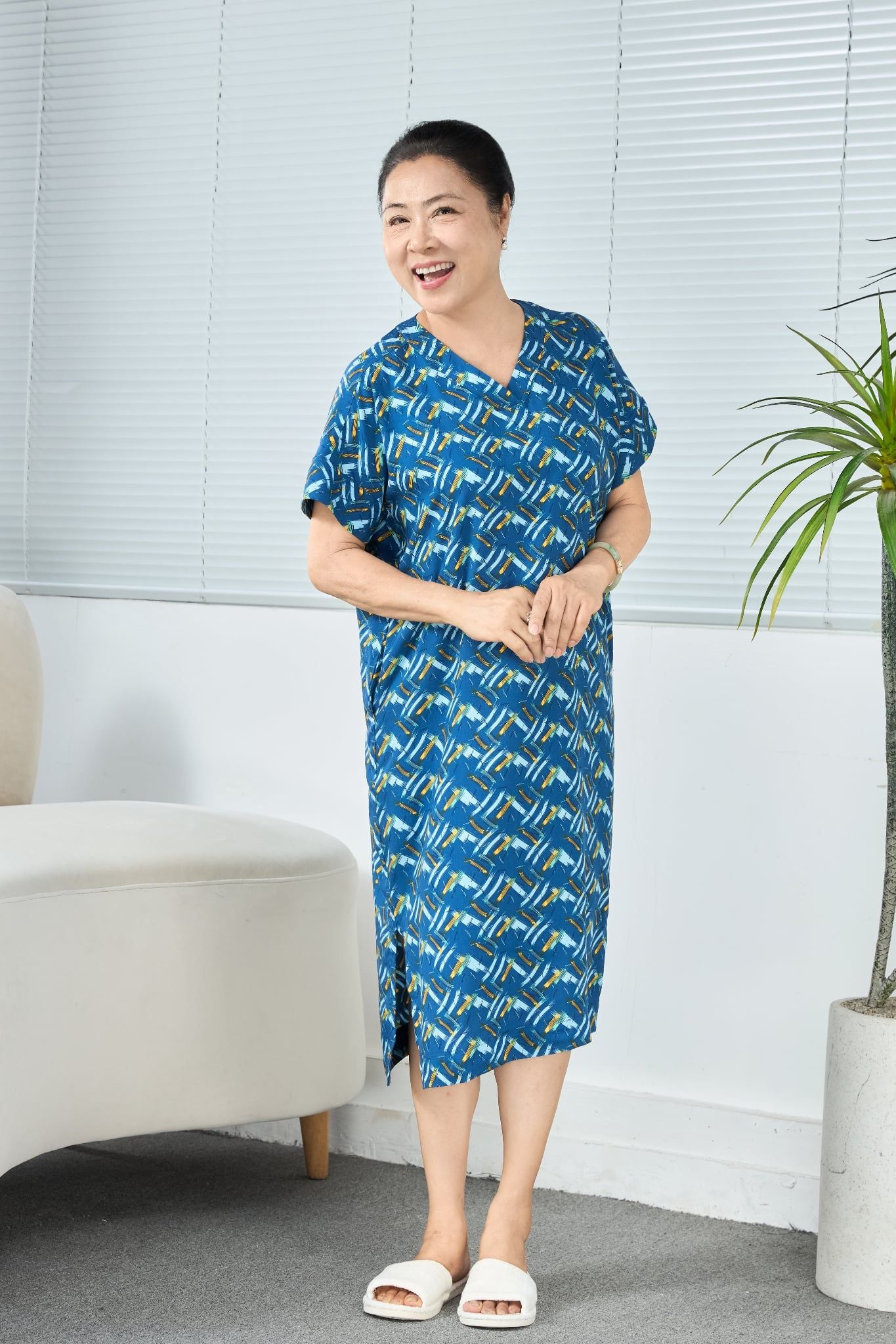 A471142505 - Đầm Mặc Nhà Lanh Cổ Tim Nẹp Tay Liền Xẻ Tà