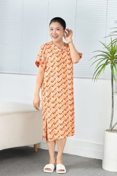 A471142505 - Đầm Mặc Nhà Lanh Cổ Tim Nẹp Tay Liền Xẻ Tà
