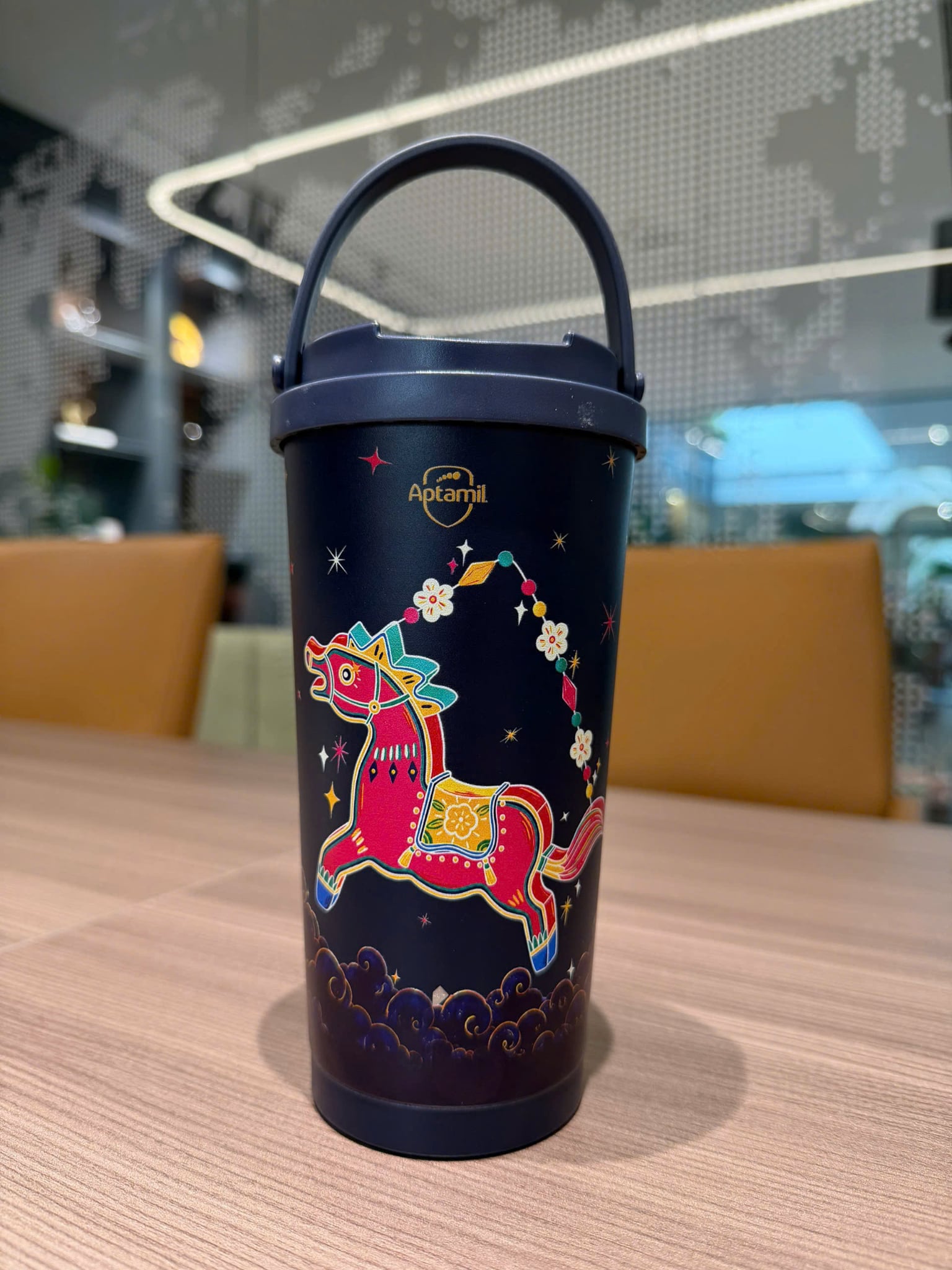 ( QT Apta 3 ) Bình giữ nhiệt inox 304 Kalpen AR32B 560ml - Ngựa hồng - Xanh đen navy
