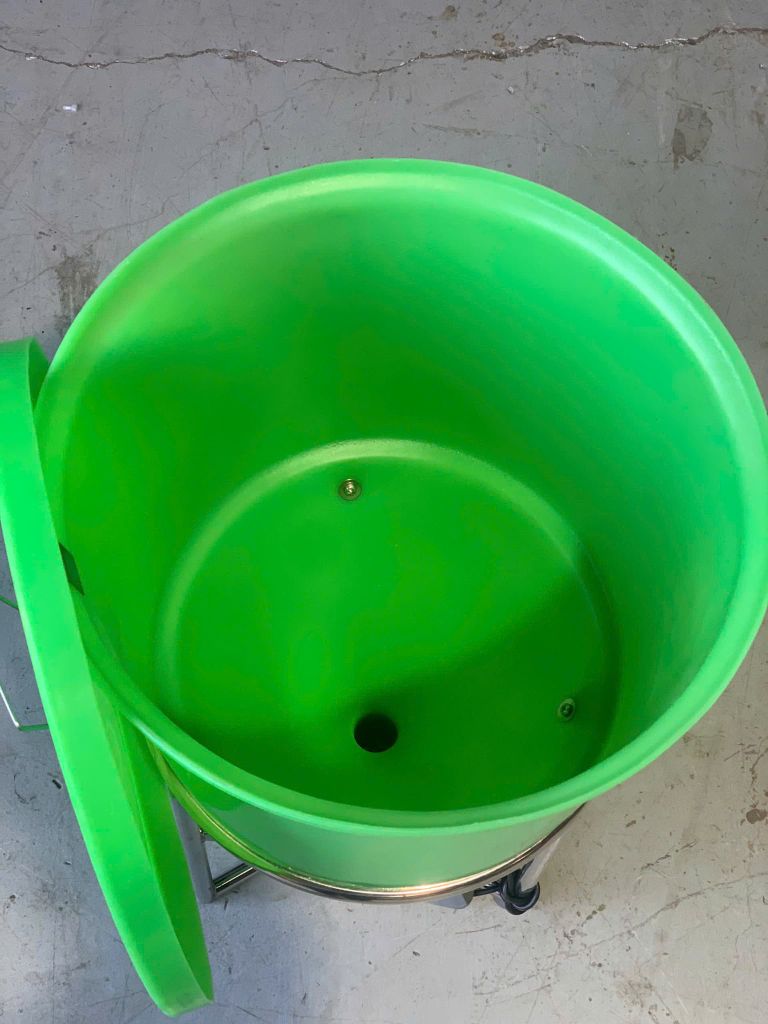 Máy Cho Tôm Ăn Tự Động T30 Phễu Nhựa – Giải Pháp Cho Ăn Hiệu Quả, Giá Thành Thấp