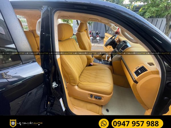  Land Cruiser đổi màu nội thất 