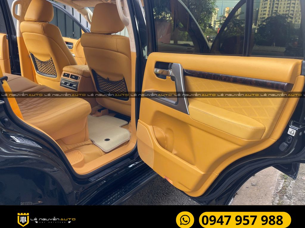 Land Cruiser đổi màu nội thất