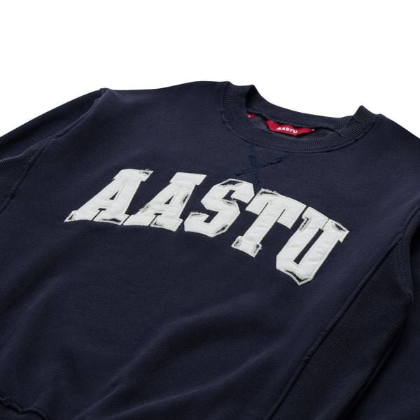  AA CLASSIC SWEATER // NAVY 
