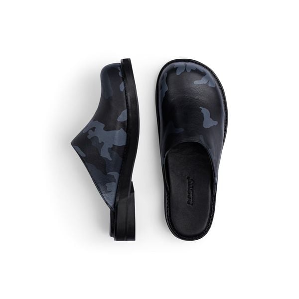  AA CLOG COW LEATHER // BLUE CAMO 